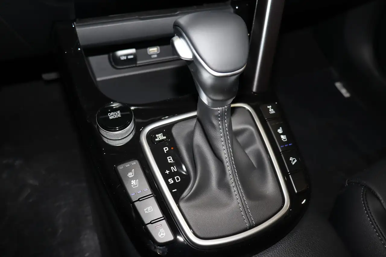 Kia Seltos снимка Kia Seltos