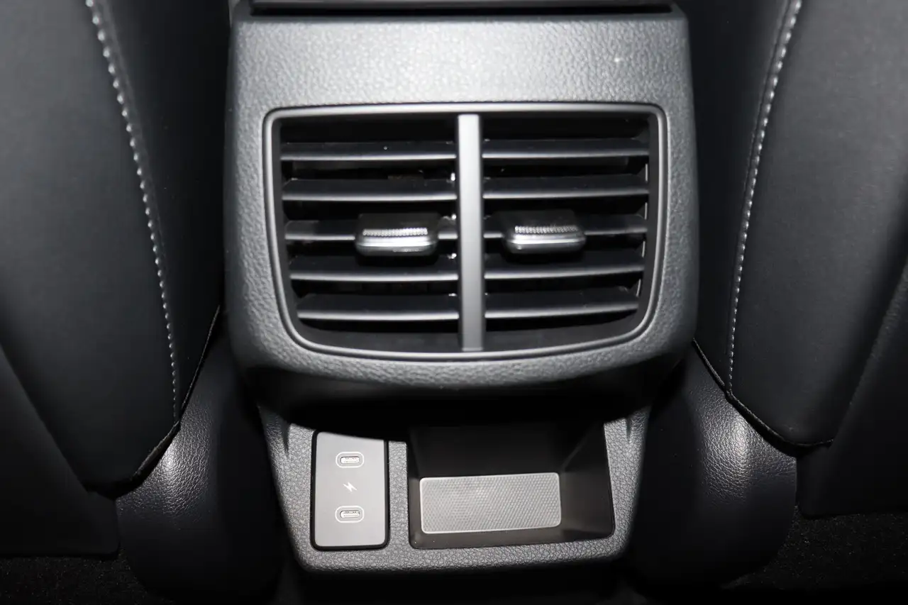 Kia Seltos снимка Kia Seltos