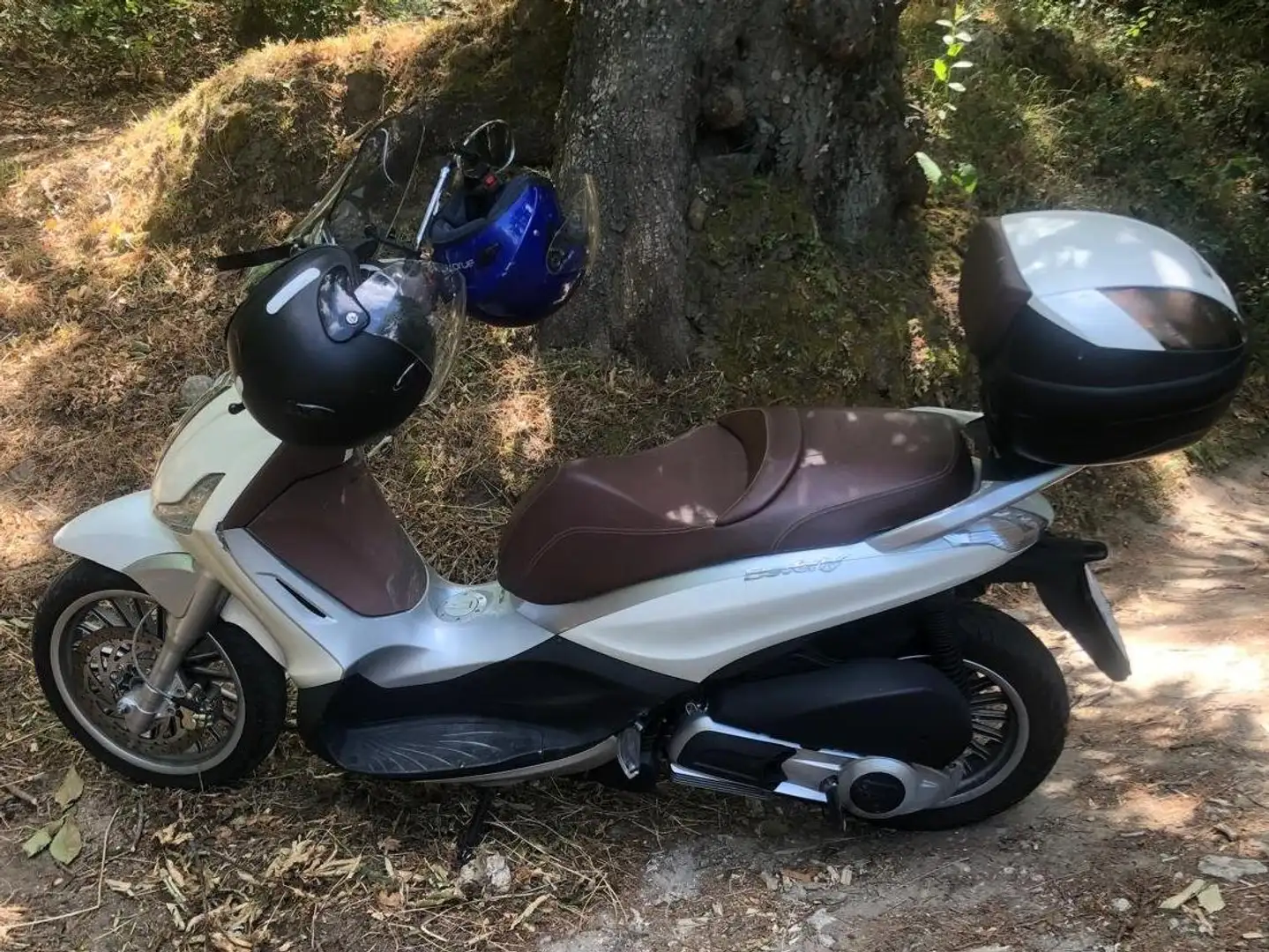 Piaggio Beverly 300 ie Bianco - 2