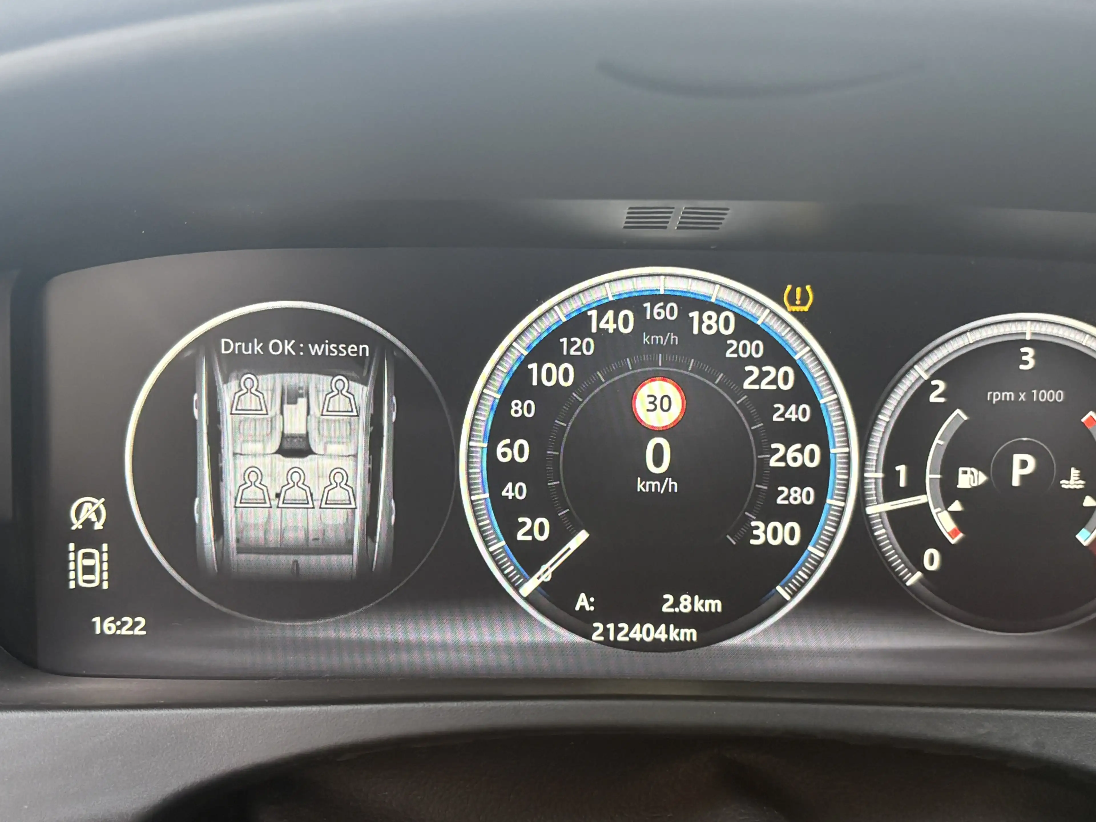 Jaguar F-Pace 2.0 Prestige 20d / AUTOMAAT / NAVI / CRUISE — photo 12