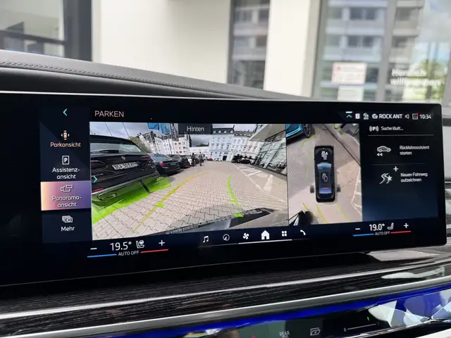 BMW 7 Series view 15