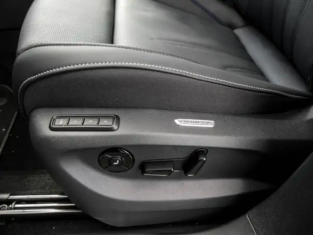 Volkswagen Tiguan view 13