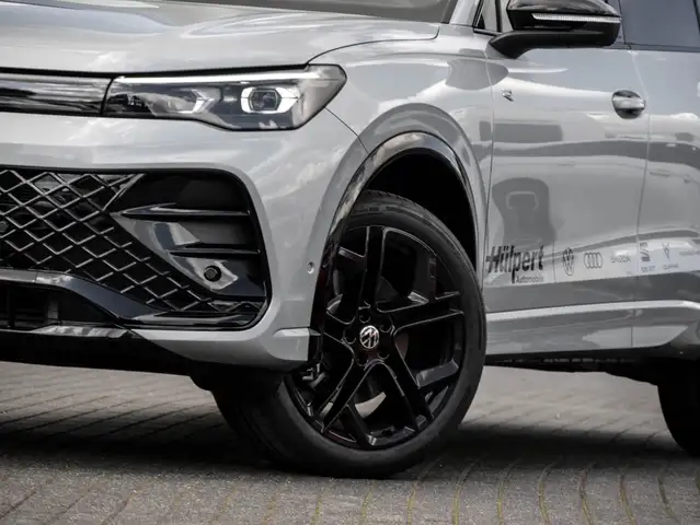 Volkswagen Tiguan view 5