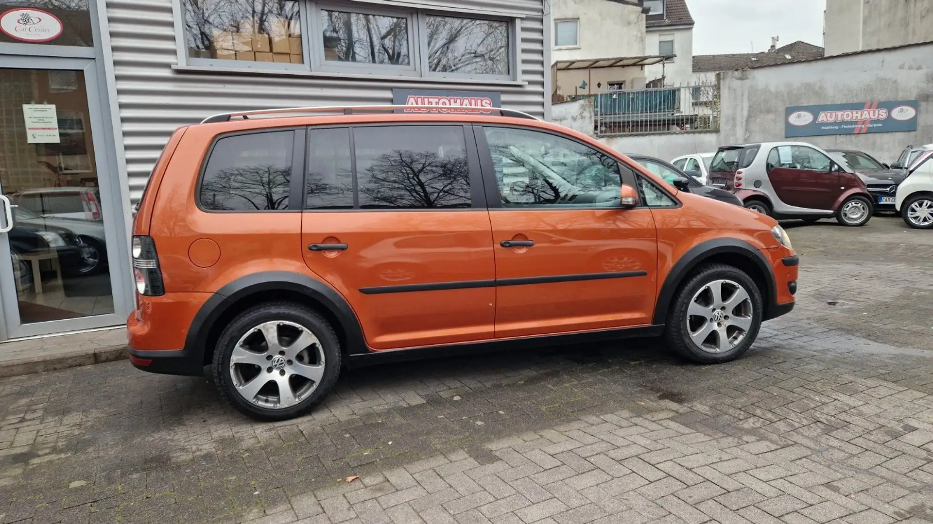 Volkswagen Touran 1.4 CrossTouran 7-Sitzer Rosso - 2