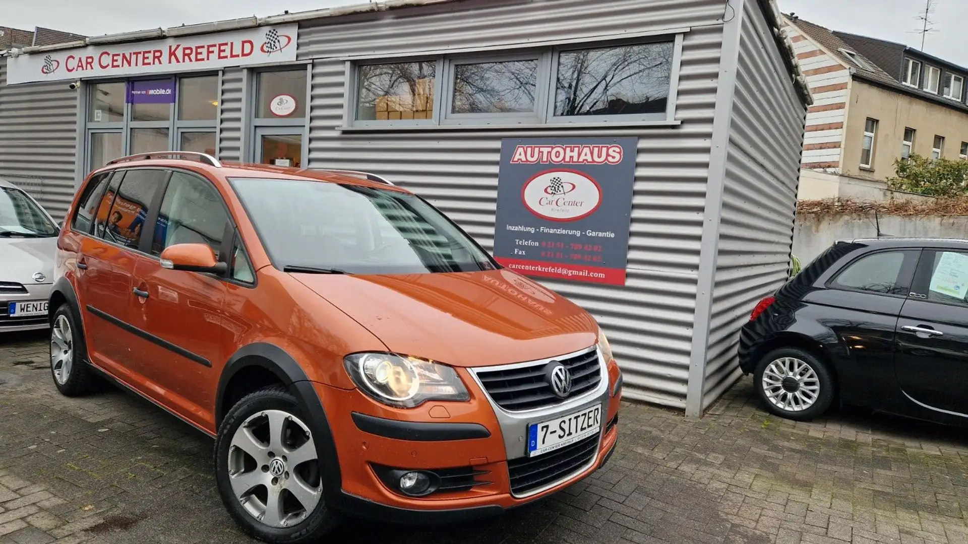 Volkswagen Touran 1.4 CrossTouran 7-Sitzer Rosso - 1