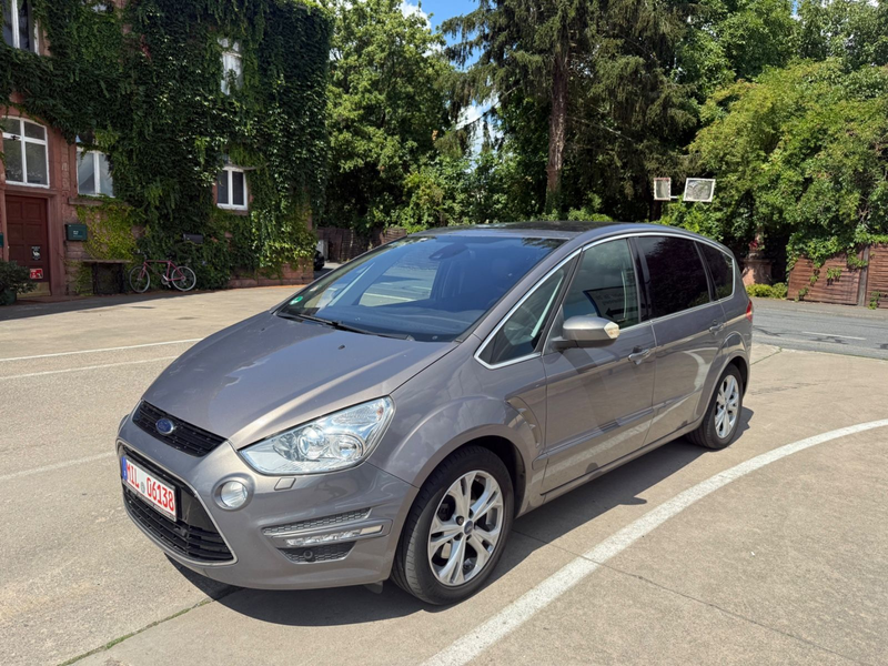 Ford S-Max S-MAX 2.0 Titanium/Automatik/Navi/Panorama/AHK