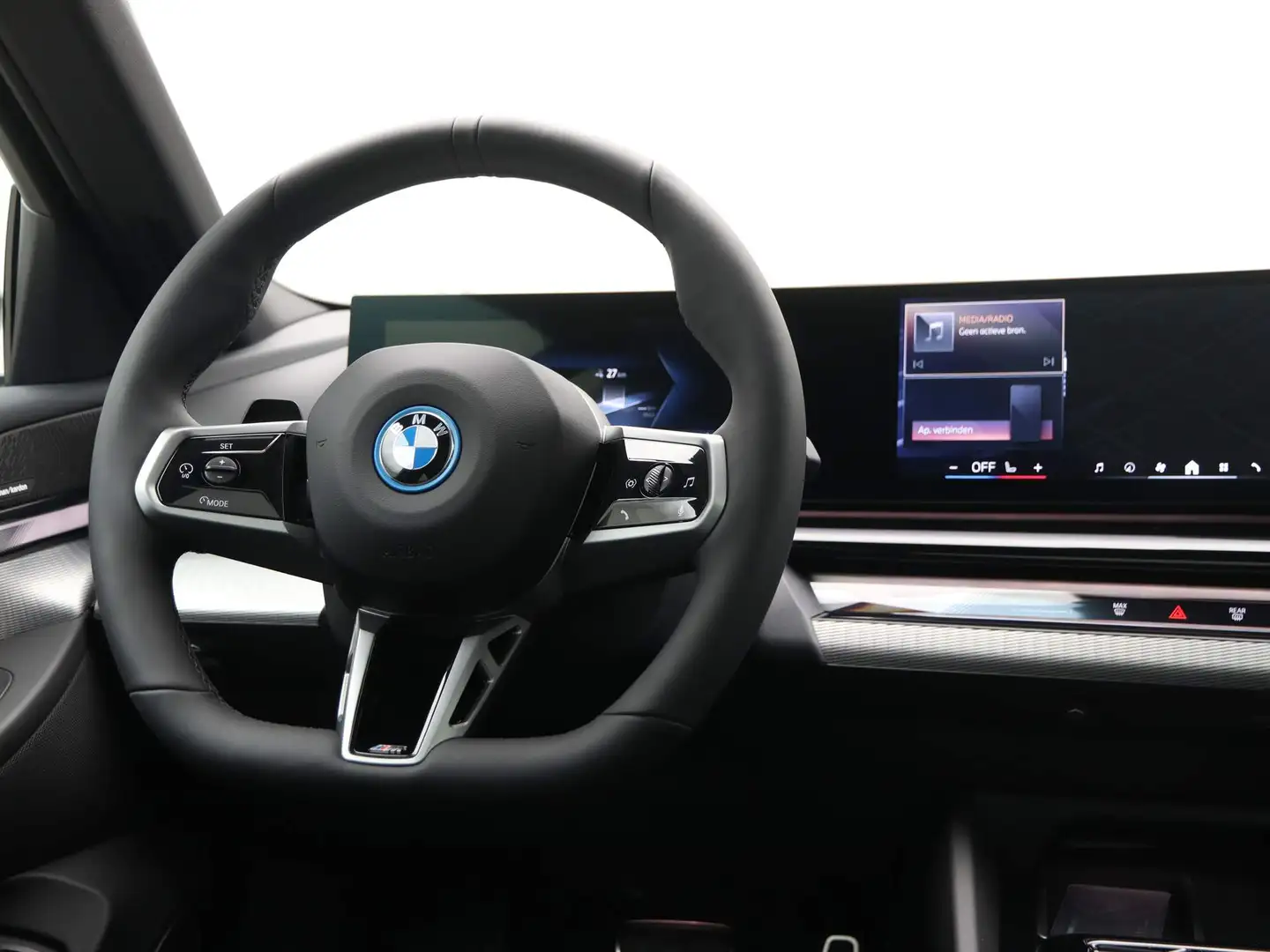 BMW 520 5 Serie Touring 520i M Sport Pro Zwart - 2