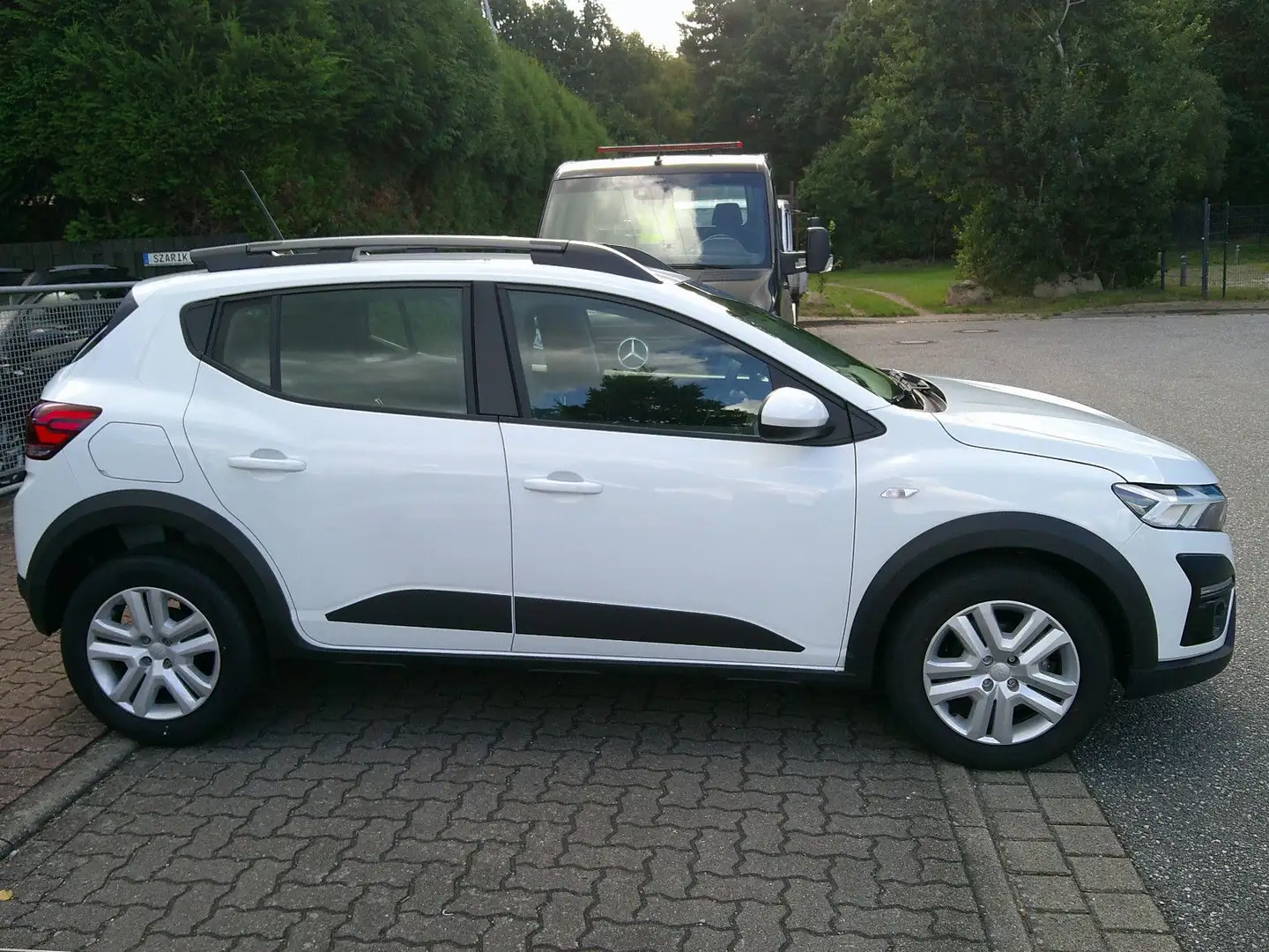 Dacia Sandero III Stepway Expression EDC Automatik Weiß - 2