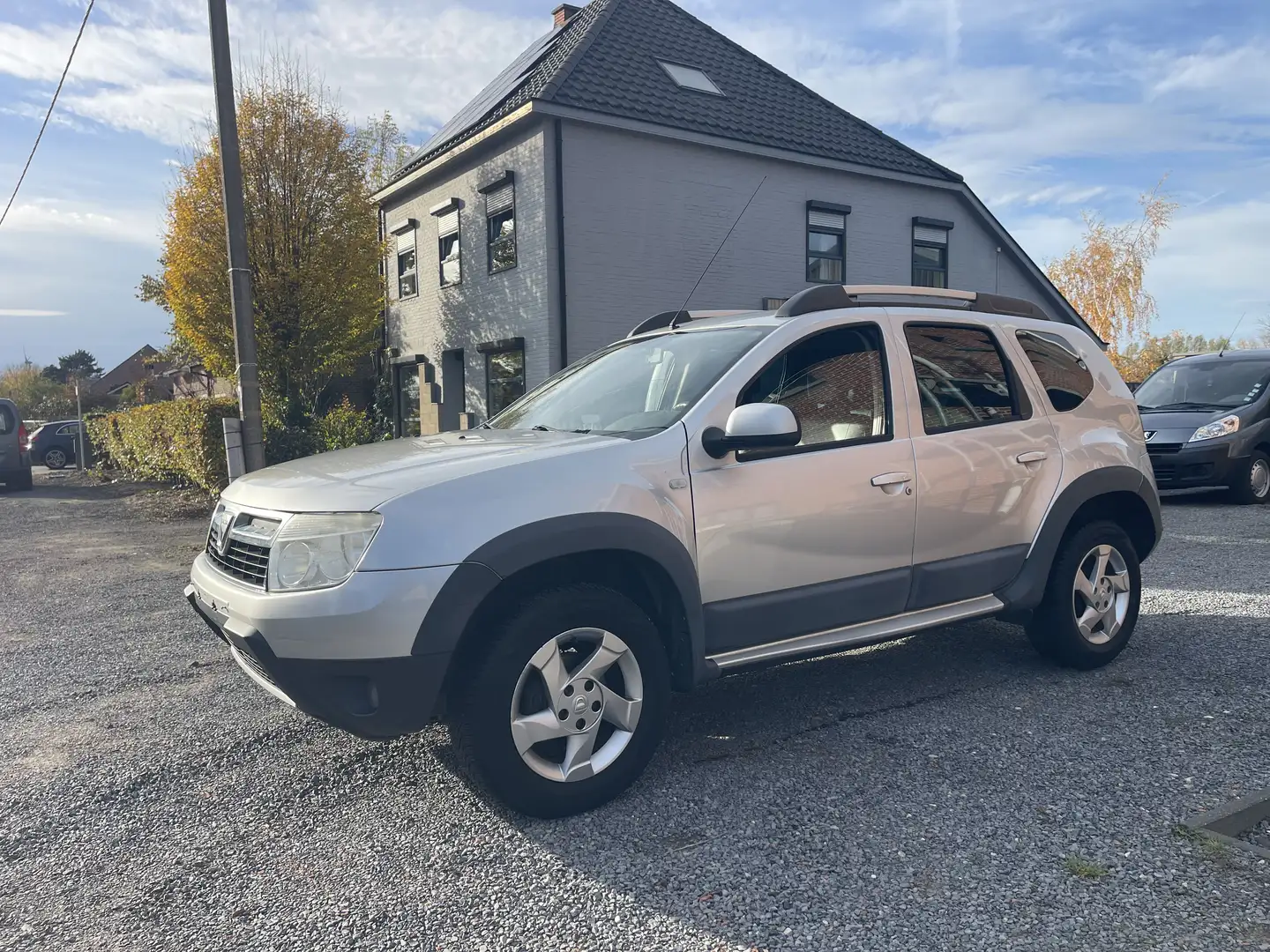 Dacia Duster 1.6i 16V,Benzine,Airco,Leder, Reeds gekeurd!.. Argent - 2