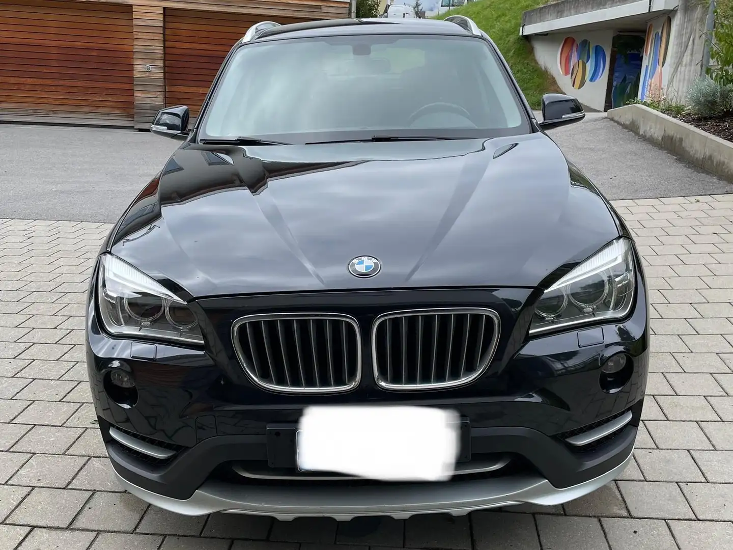 BMW X1 X1 sDrive18d Aut. xLine Schwarz - 2