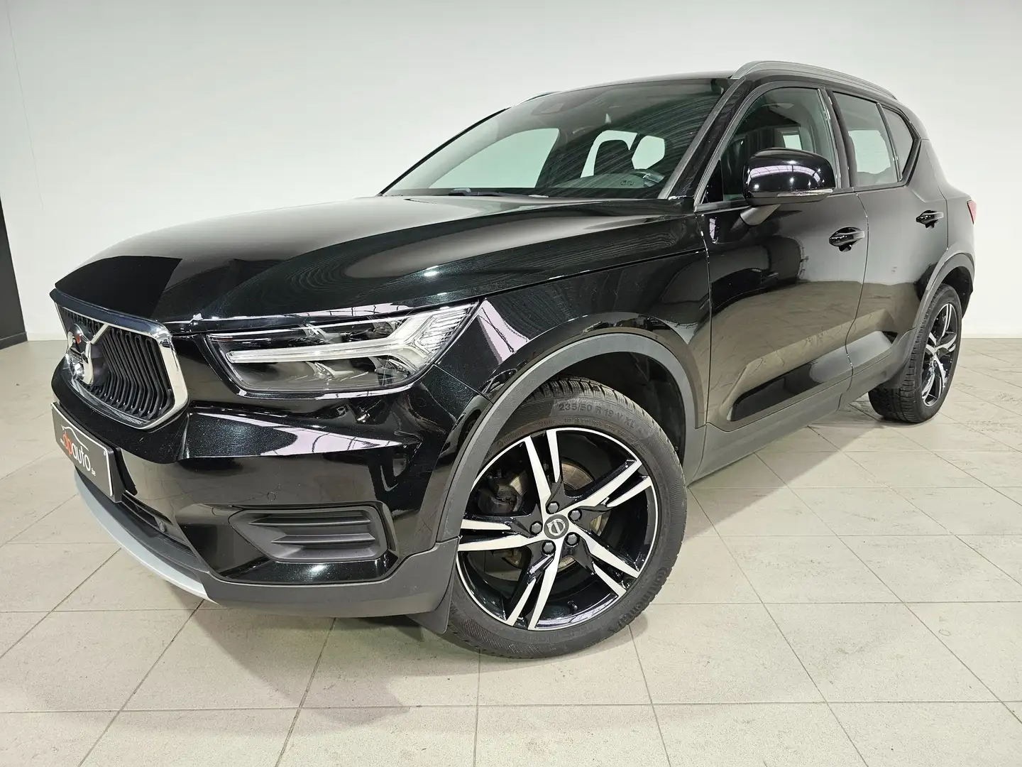 Volvo XC40 1.5 T3 Inscription Černá - 1