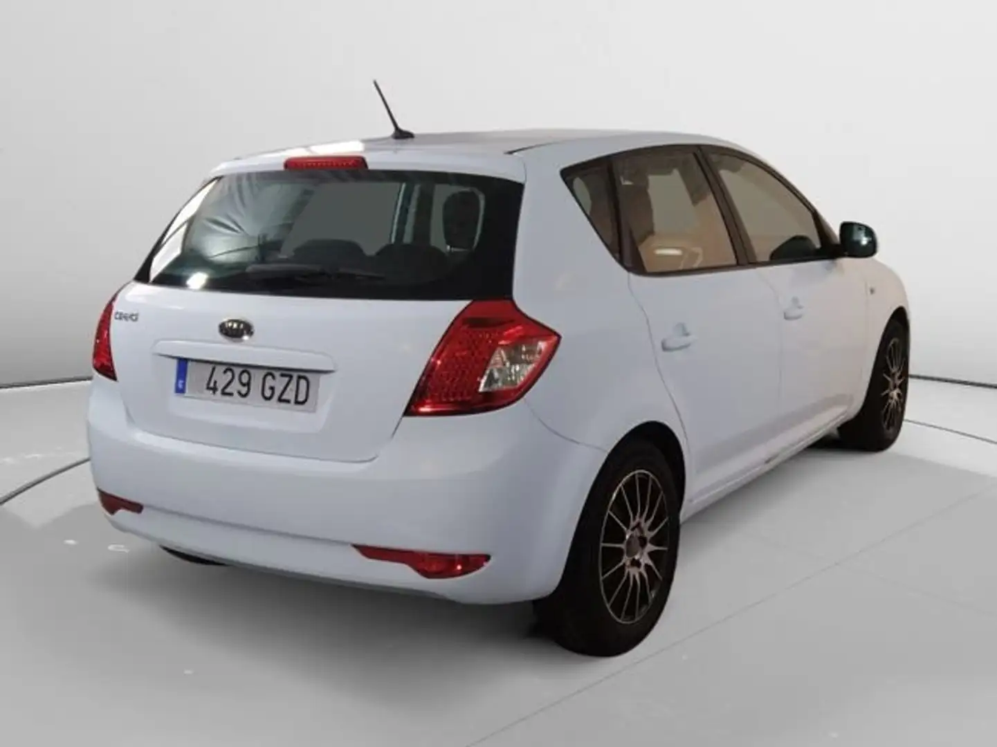 Kia Leo Style Blanco - 2