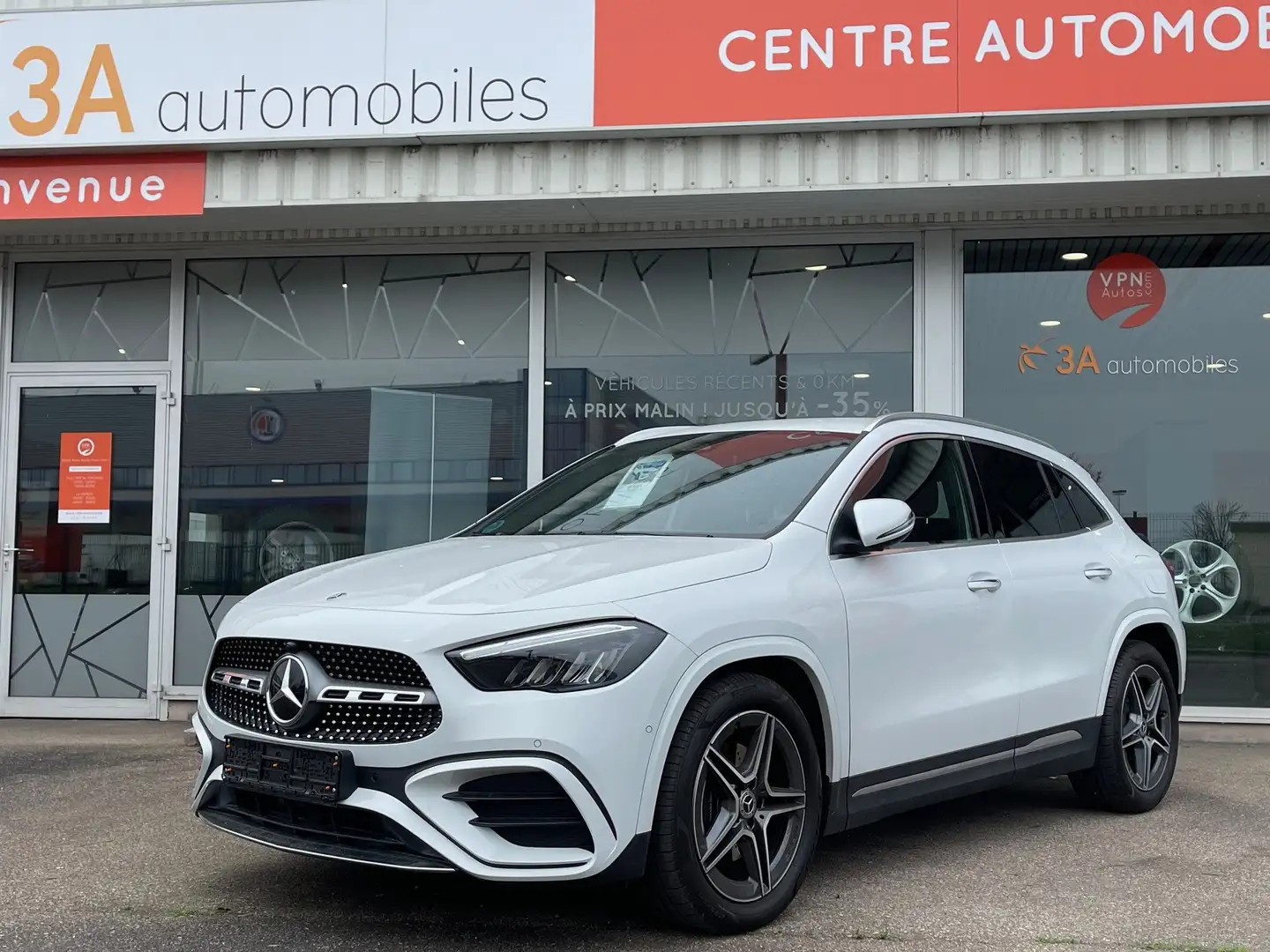 Mercedes-Benz GLA 200 200 d 8G-DCT AMG Line Blanc - 1