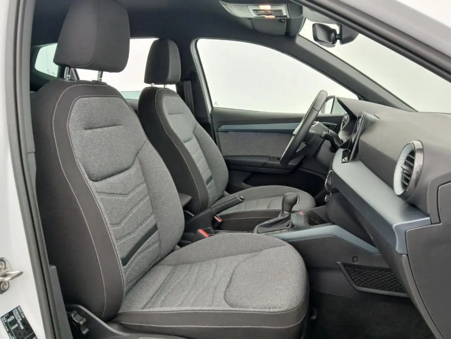 SEAT Arona - 06/2024 5.464 KMS Xperience 1.0 TSI 115CH DSG Blanc - 2