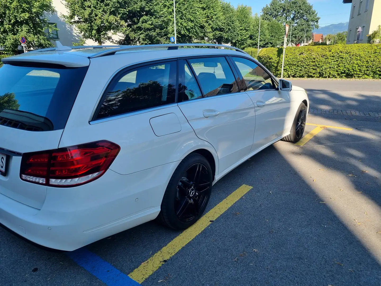 Mercedes-Benz E 220 E 220 T BlueTEC Aut. Weiß - 2