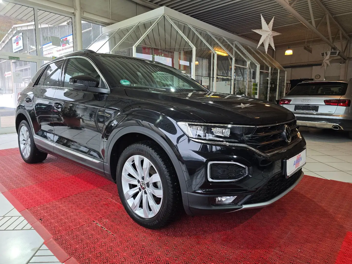 Volkswagen T-Roc Sport+AHK+LED+NAVI+KAMERA+ACC+ Schwarz - 1