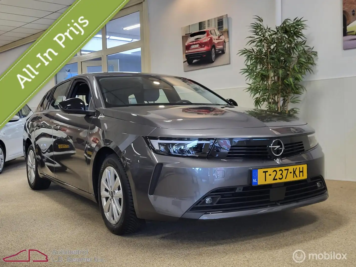 Opel Astra Sports Tourer 1.2 *NL, CARPLAY NAVI , RIJKLAARPRIJ Grijs - 2