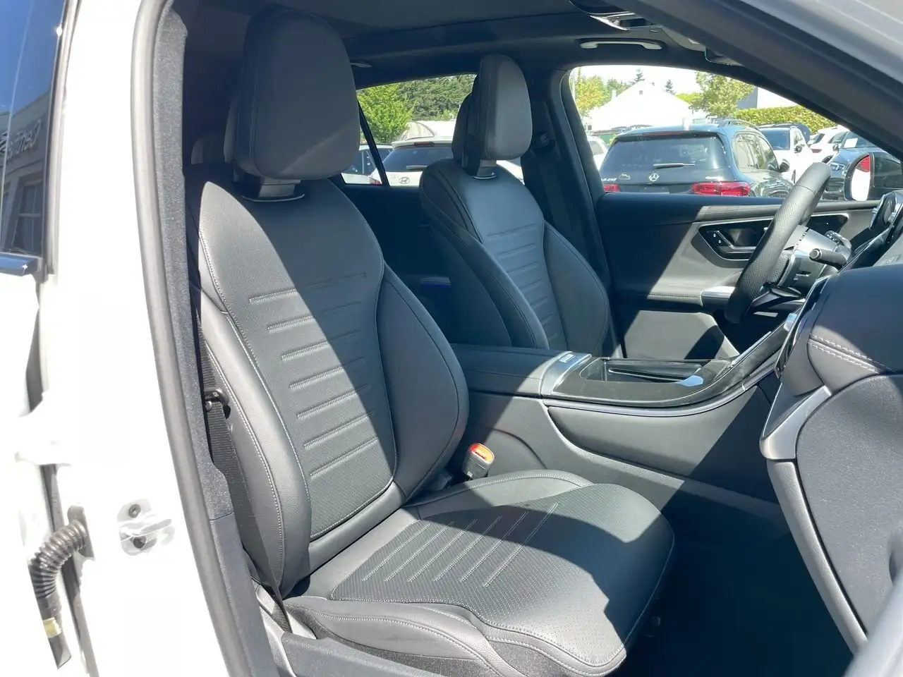 Mercedes-Benz GLC снимка Mercedes-Benz GLC