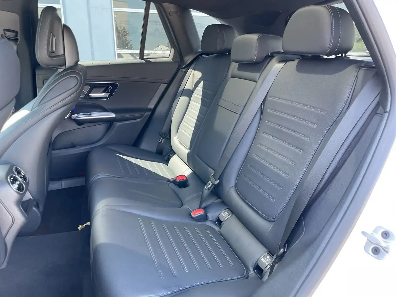 Mercedes-Benz GLC снимка Mercedes-Benz GLC