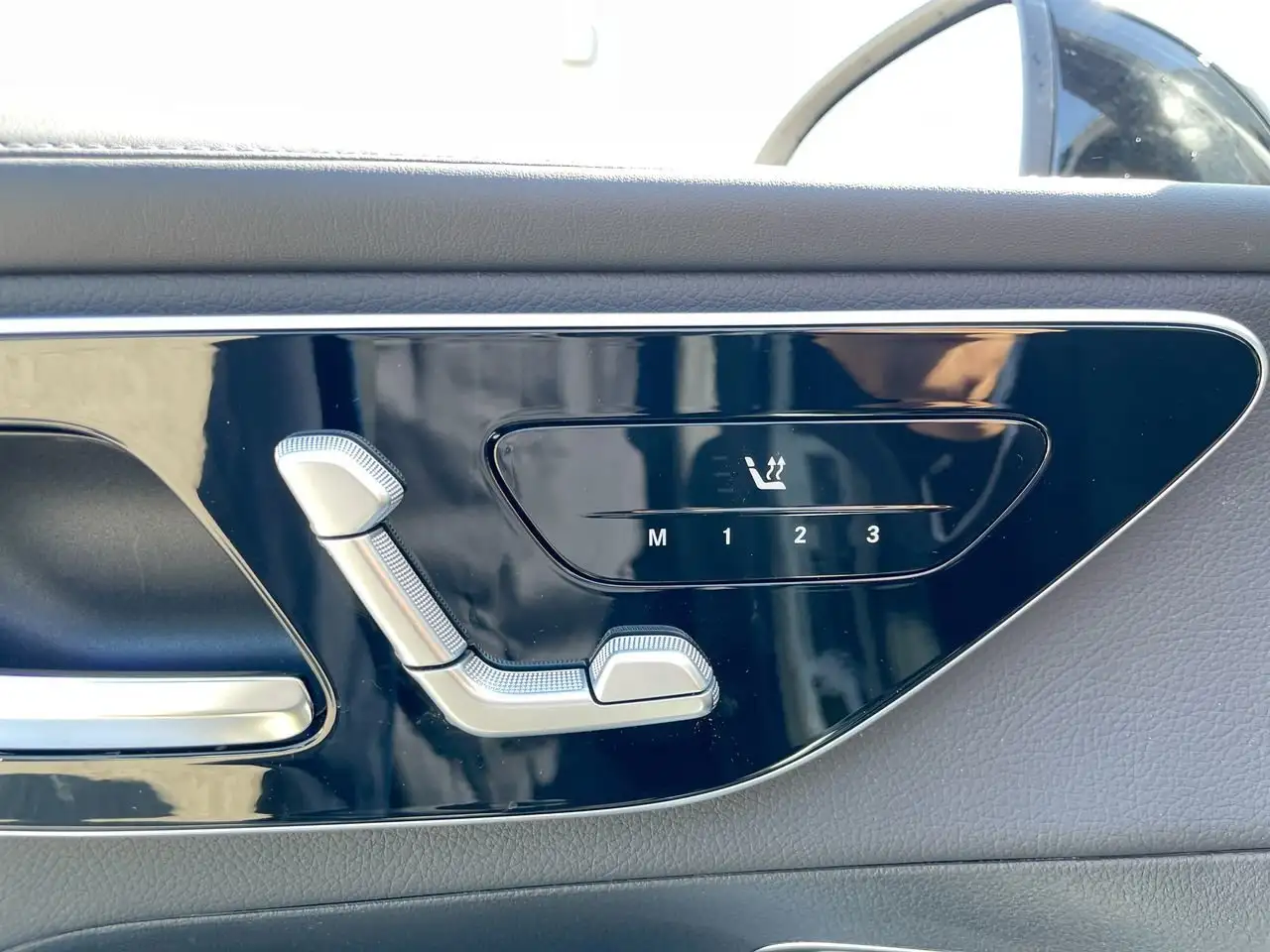 Mercedes-Benz GLC снимка Mercedes-Benz GLC
