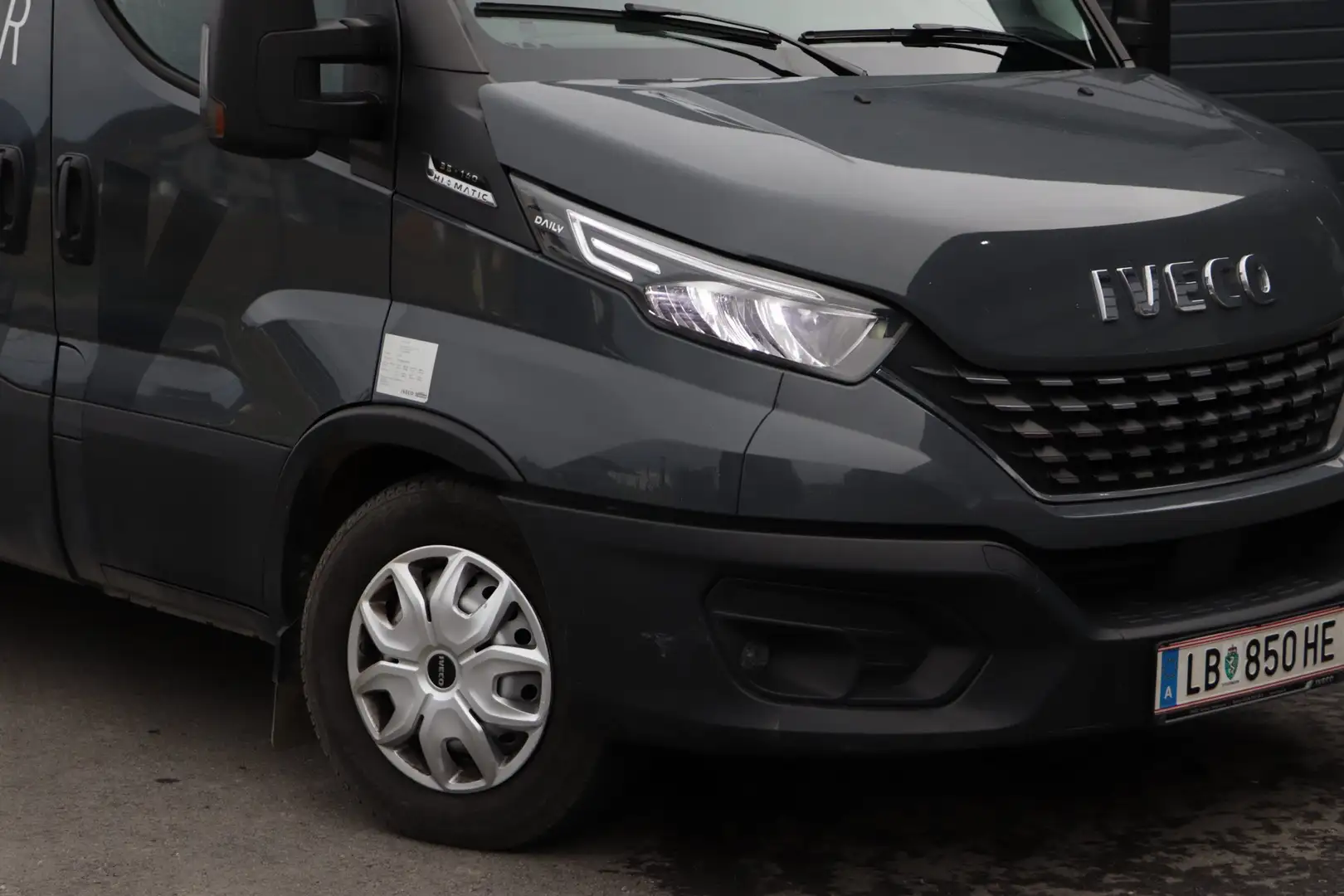 Iveco Daily 35S14 L2H2 Gris - 2