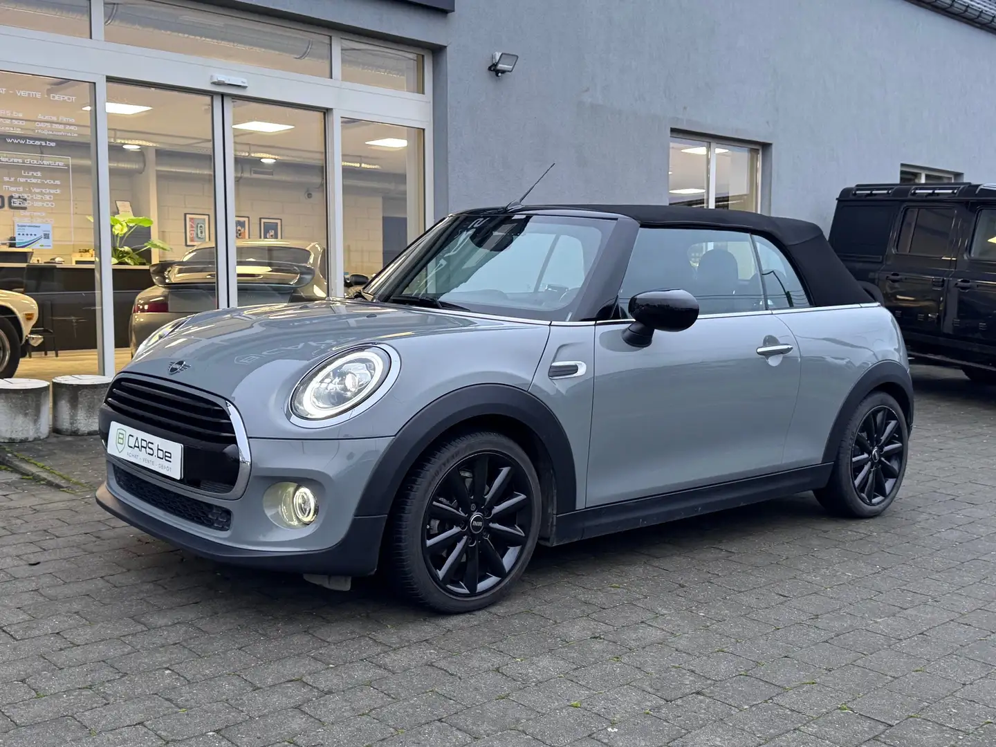 MINI Cooper Cabrio 1.5 Cooper EU6d F57 CUIR CARPLAY full service mini Grijs - 1