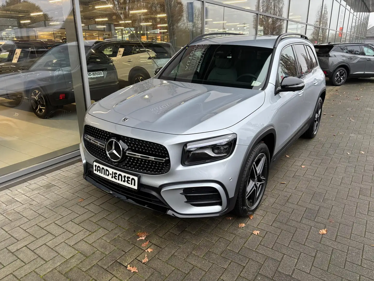 Mercedes-Benz GLB 200 AMG Line Adv+ AHK 7-Sitze Stndhzng Multi Plateado - 2