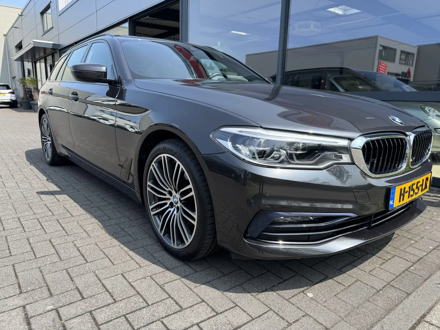 BMW 520 5-serie Touring 520i High Executive Edition Sport Gris - 2