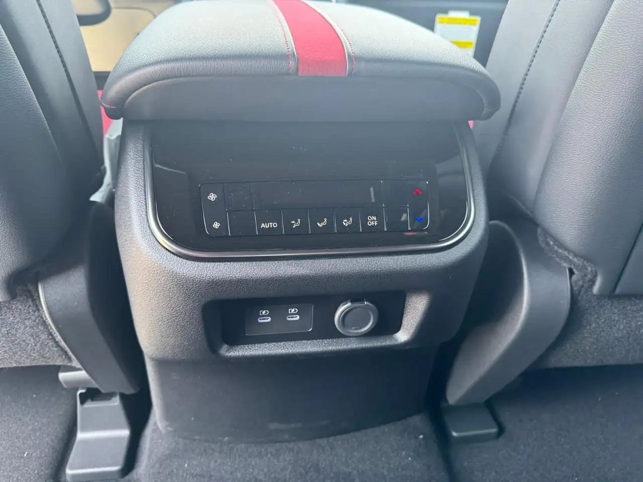 Nissan Armada снимка Nissan Armada