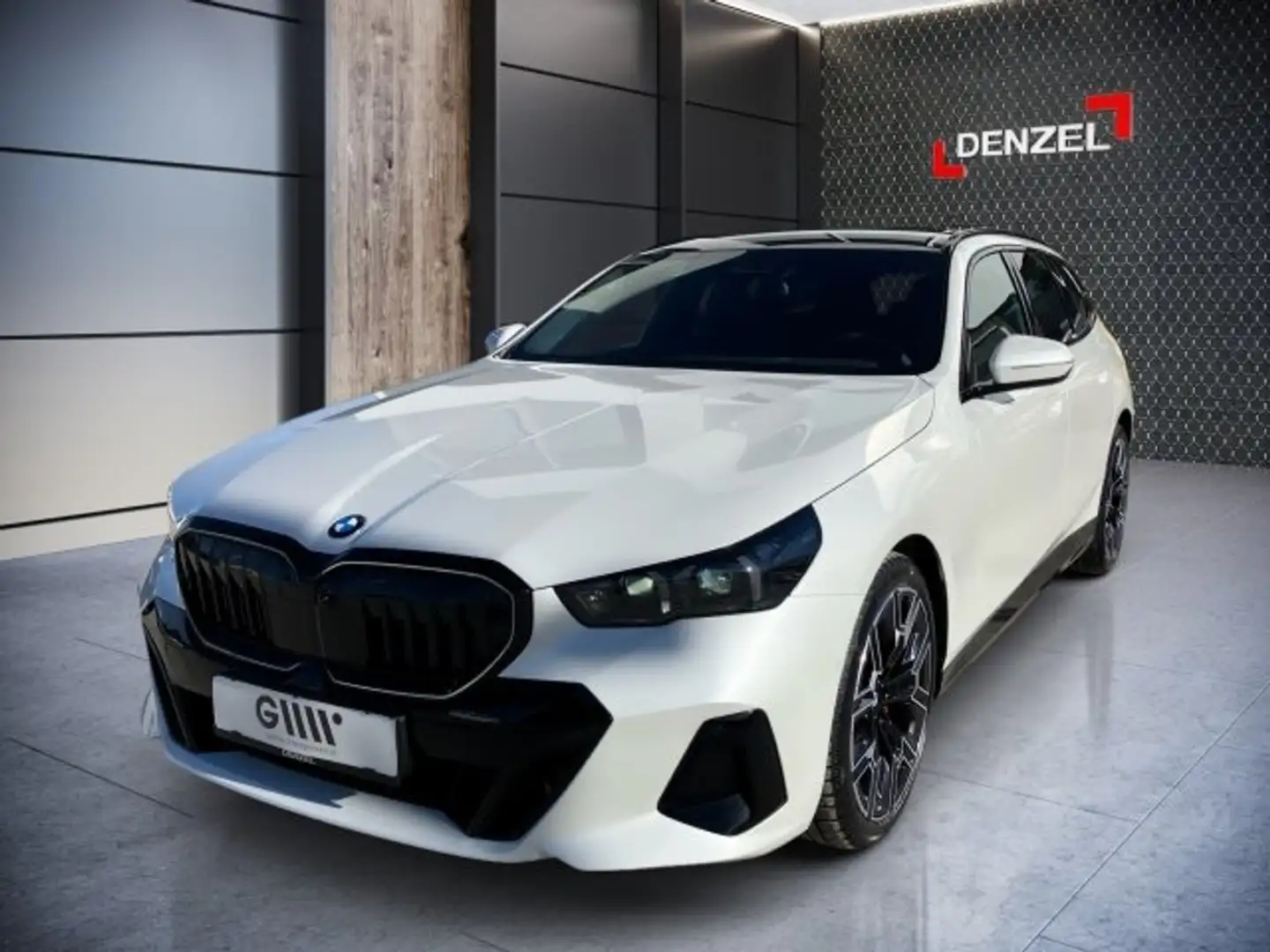 BMW 540 d xDrive Touring G61 Weiß - 2
