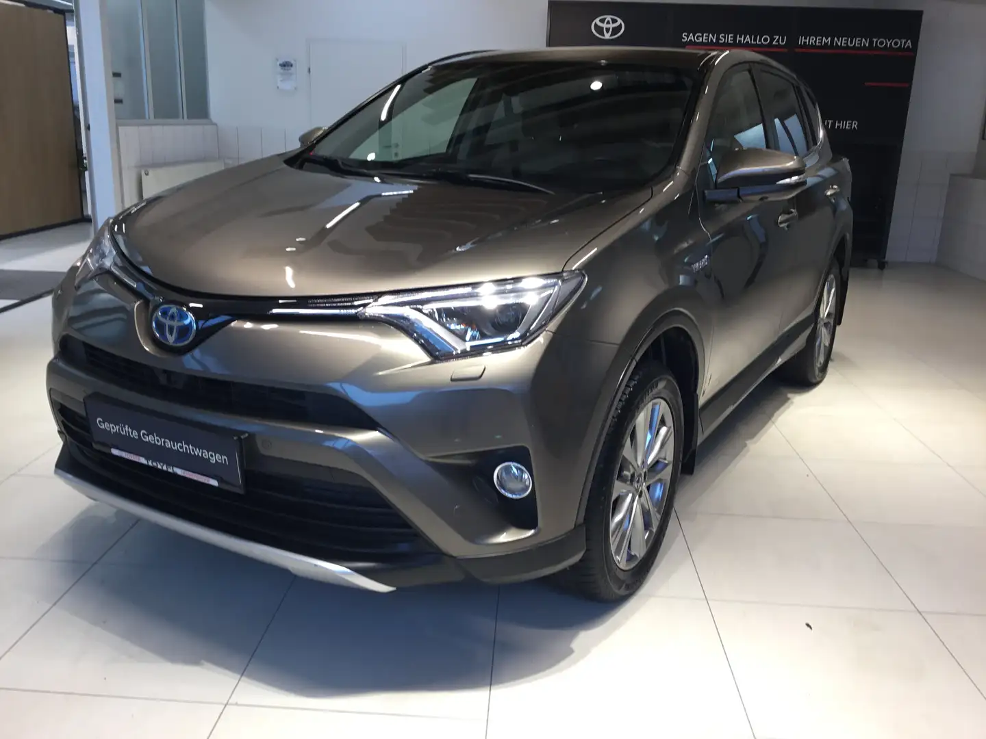 Toyota RAV 4 Lounge 4WD Braun - 1