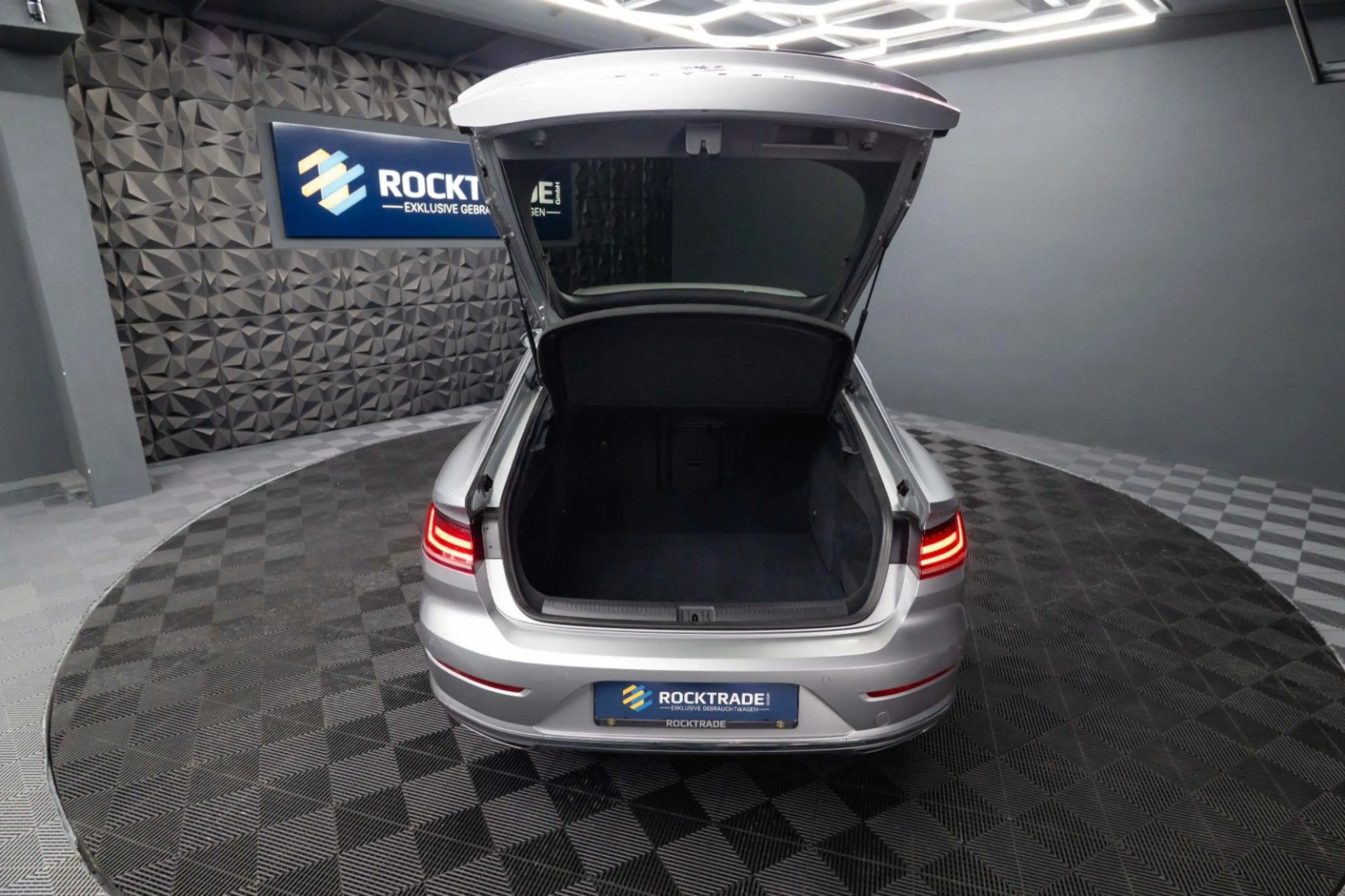 Volkswagen Arteon R-Line+ | ACC | Massage | LED | 19 Zoll — photo 14
