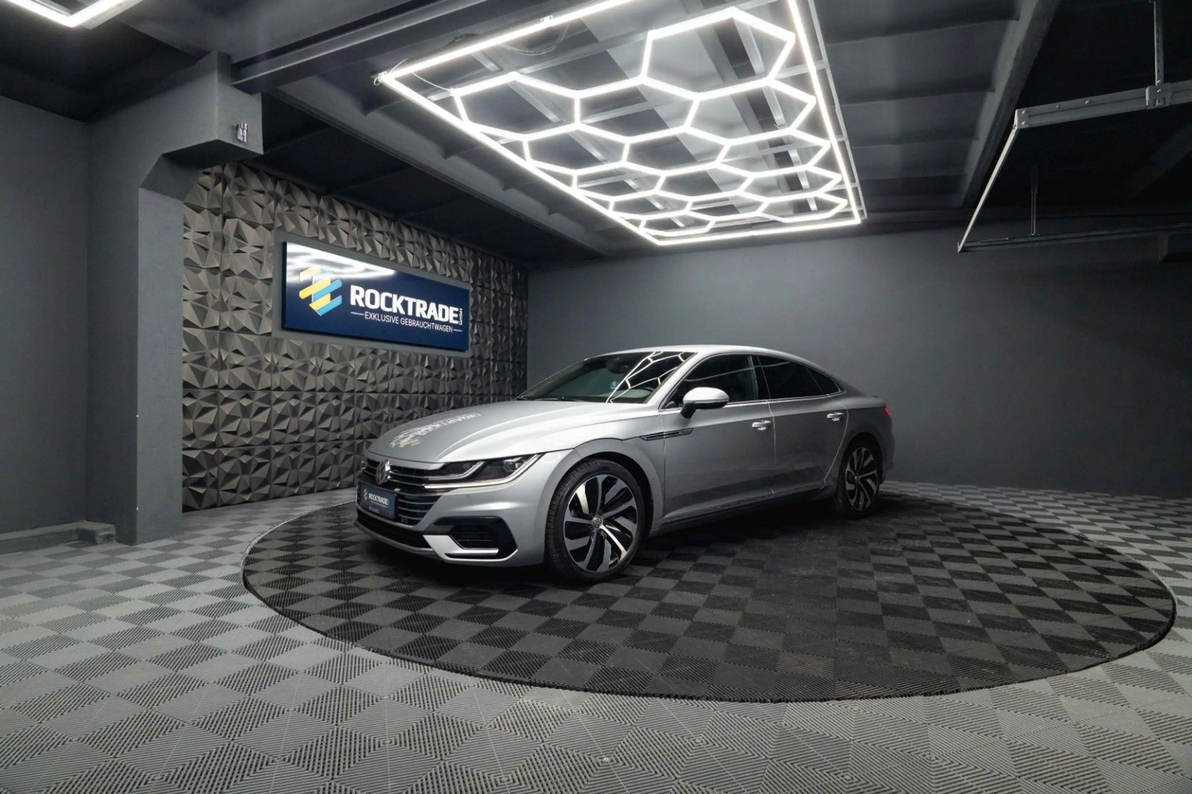 Volkswagen Arteon R-Line+ | ACC | Massage | LED | 19 Zoll — photo 2