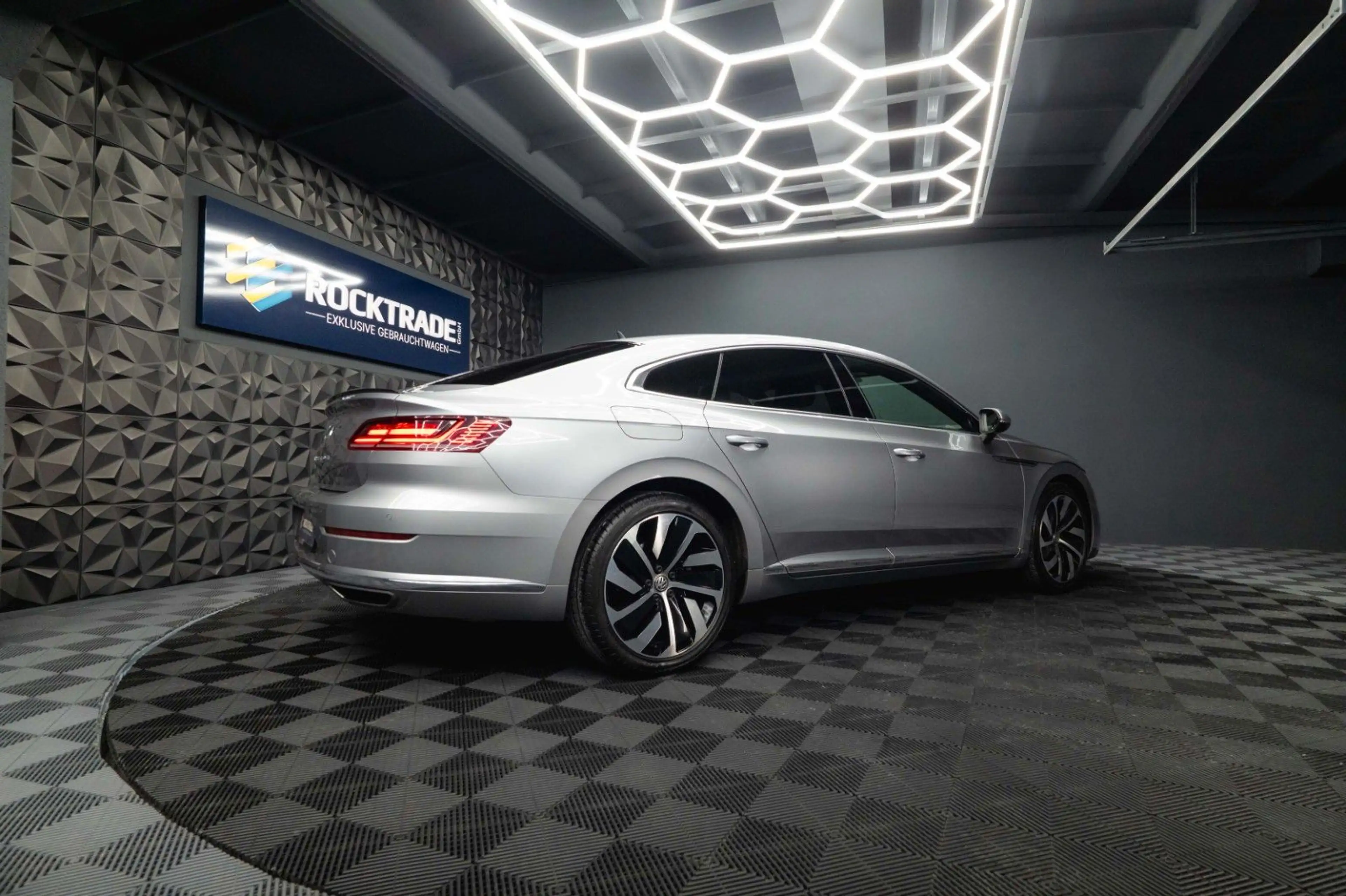 Volkswagen Arteon R-Line+ | ACC | Massage | LED | 19 Zoll — photo 11