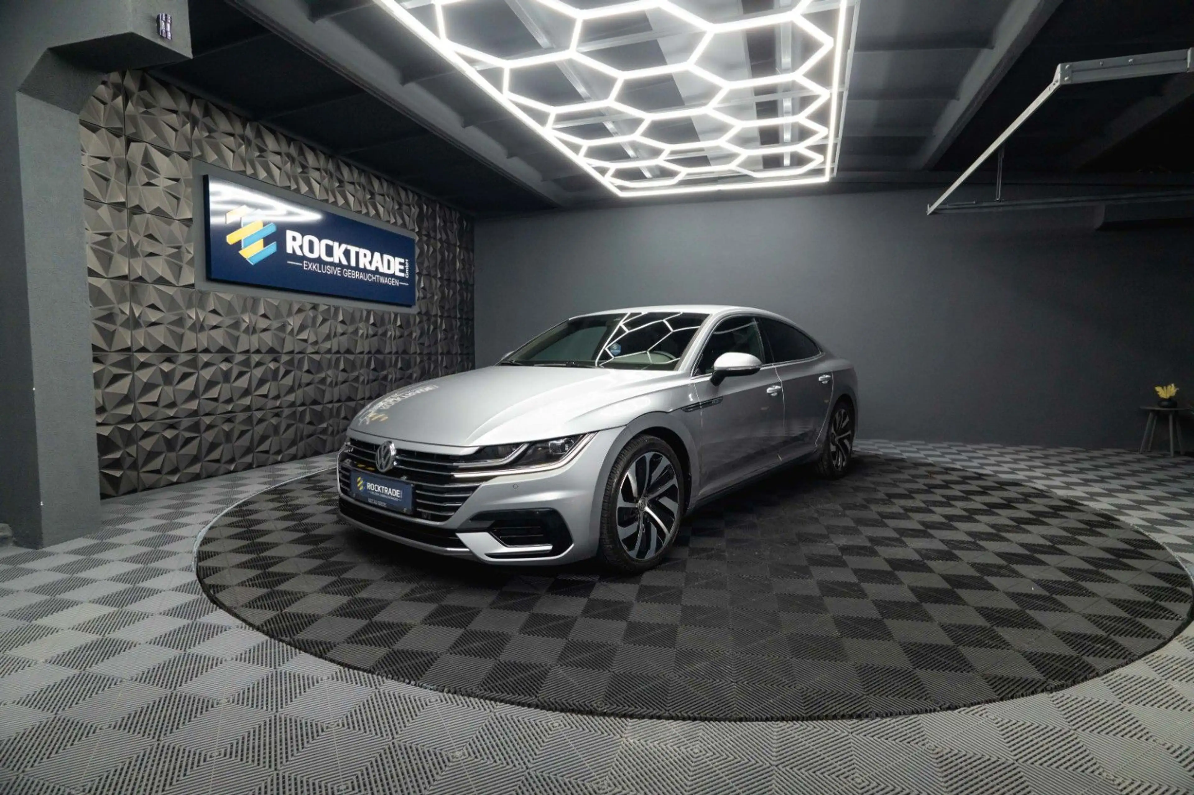 Volkswagen Arteon R-Line+ | ACC | Massage | LED | 19 Zoll
