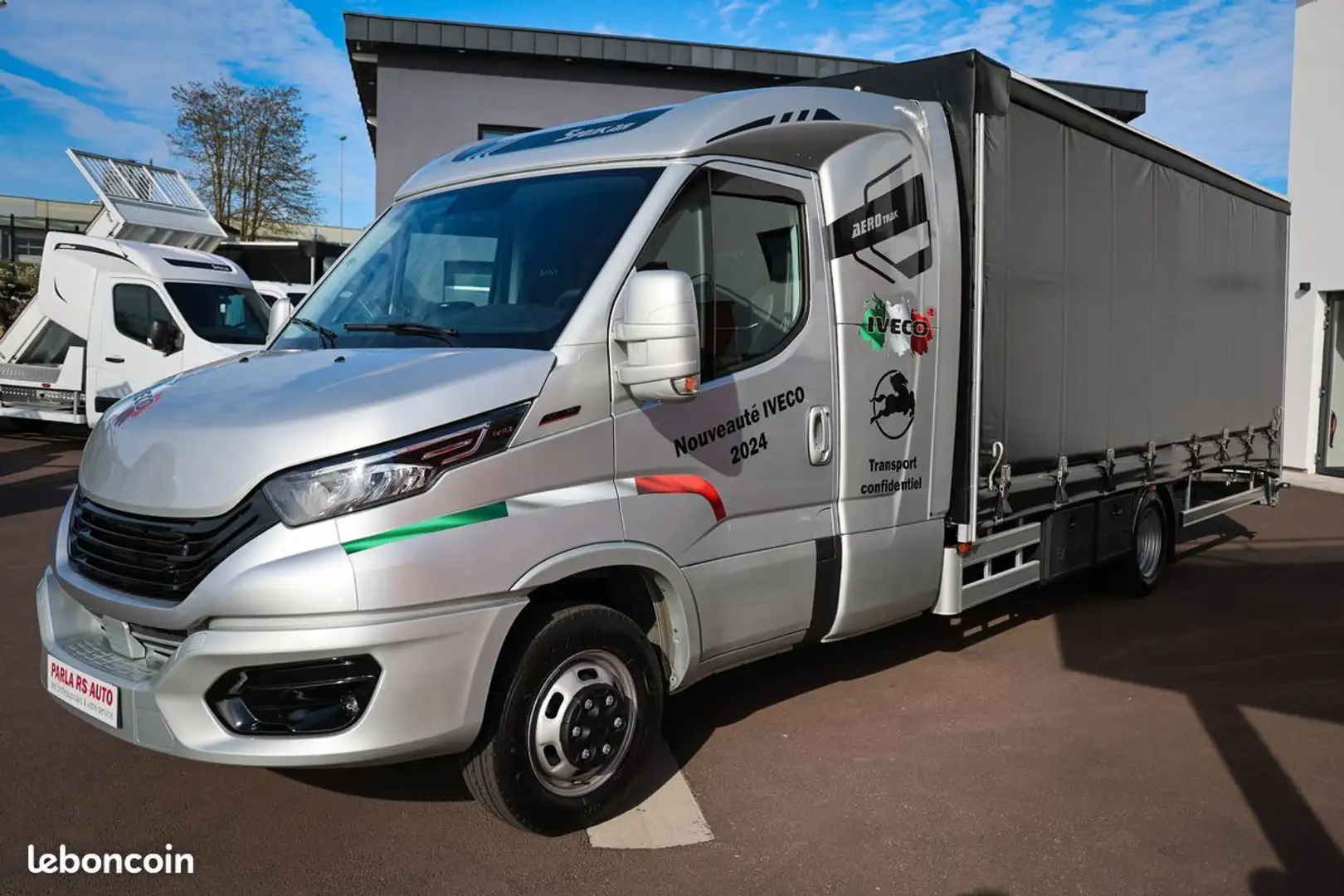Iveco Daily 3.0 180ch Porte voiture bâché avec couchette neuf Grau - 2
