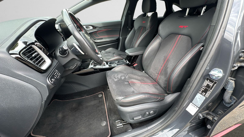 Kia ProCeed / pro_cee'd ProCeed GT — photo 11