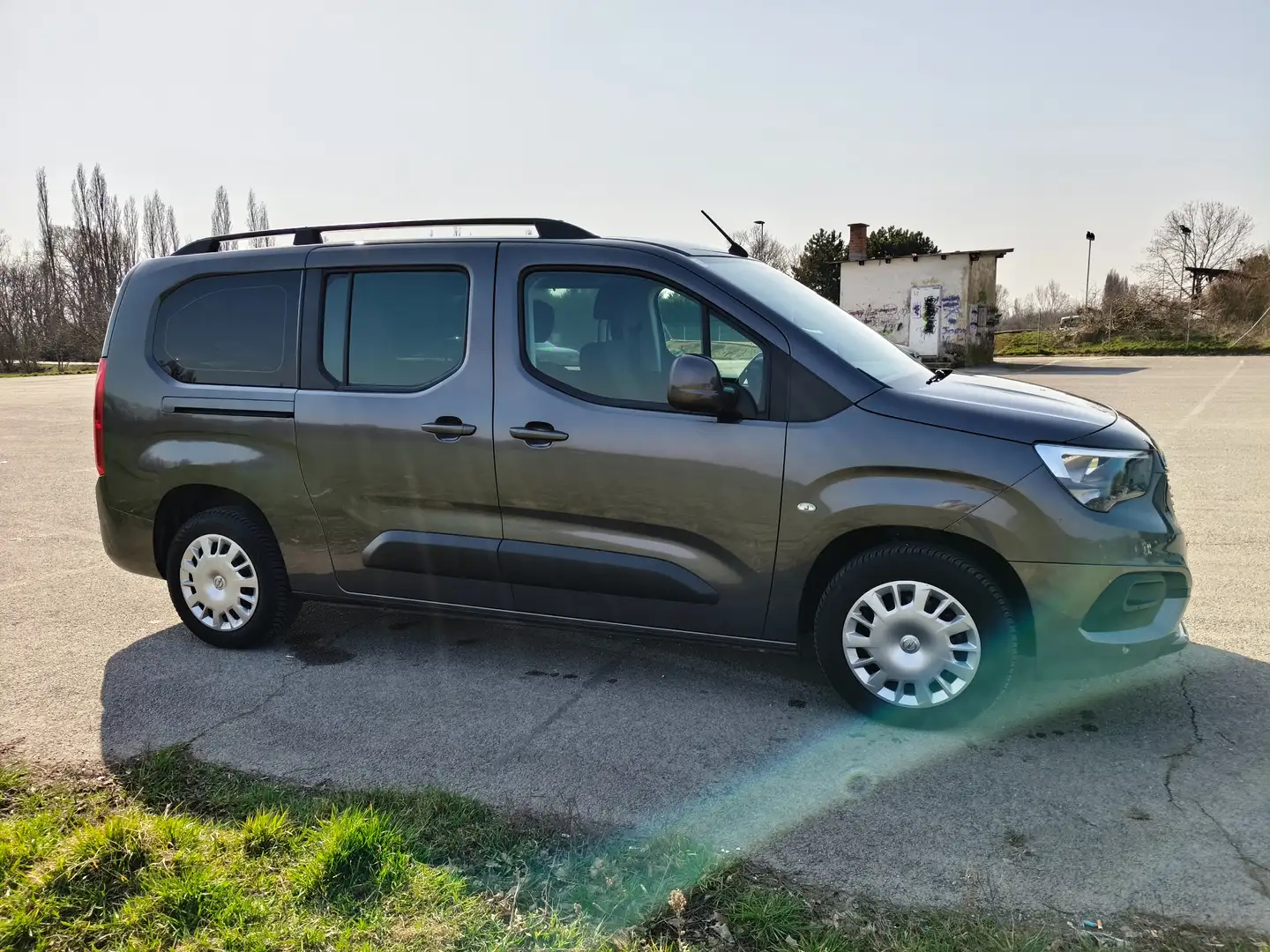 Opel Combo Combo Life 1,5 CDTI BlueInj. XL L2H1 Edition S/S Aut. Edition Grau - 2