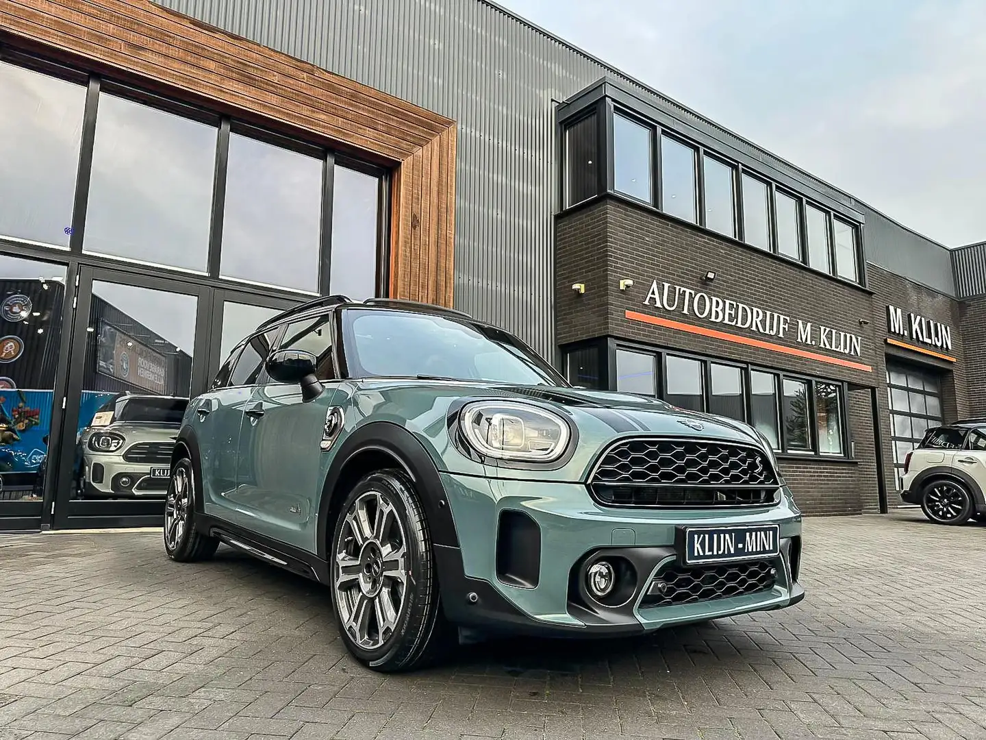 MINI Cooper SE Countryman Mini 2.0 ALL4 MINI Yours 220Pk/Pano/Camera/19"/Hk/ Grün - 1