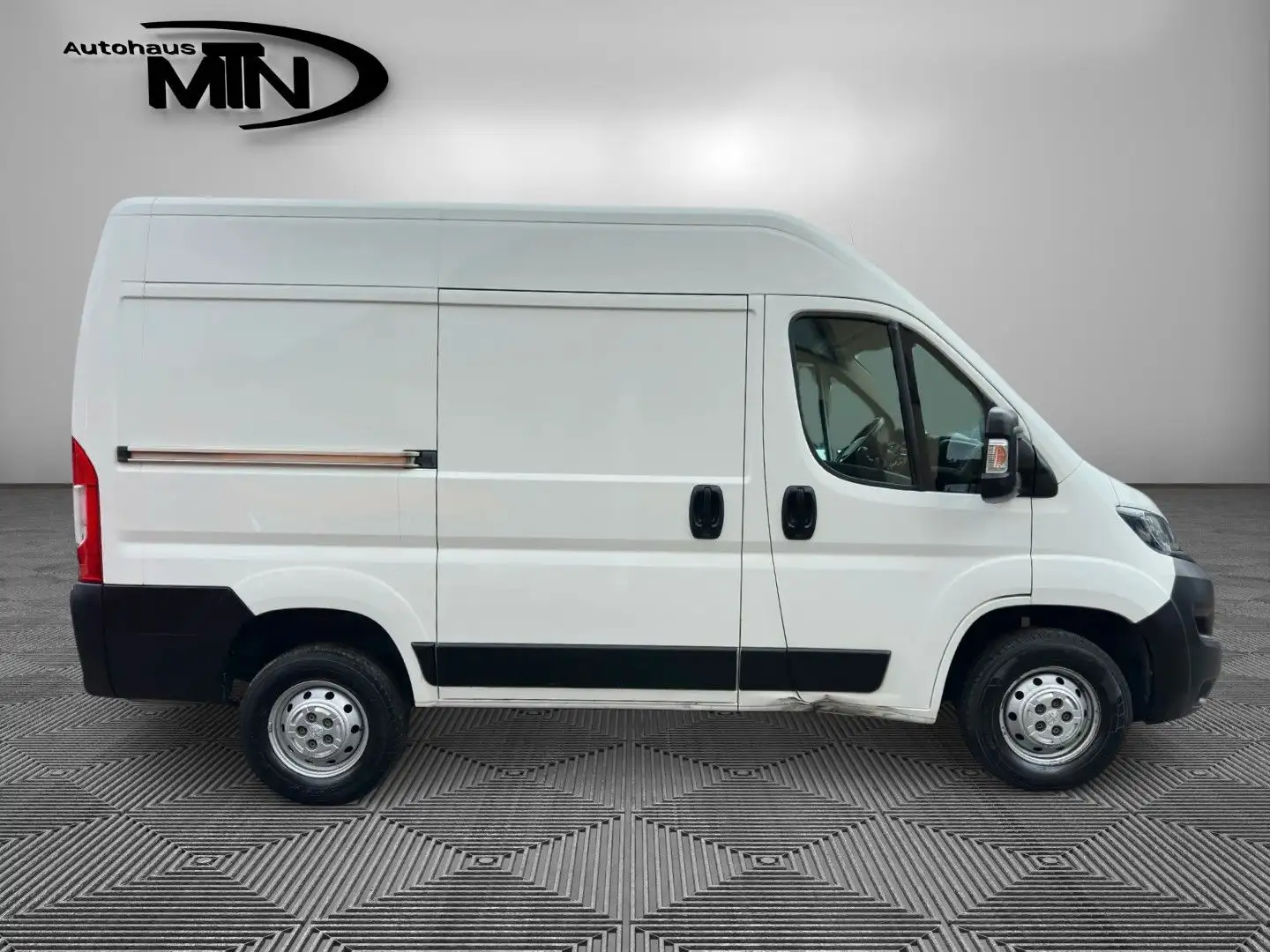 Peugeot Boxer Kasten H2+L1/KLIMA/R.KAMERA/WÜRTH-REGAL Weiß - 2