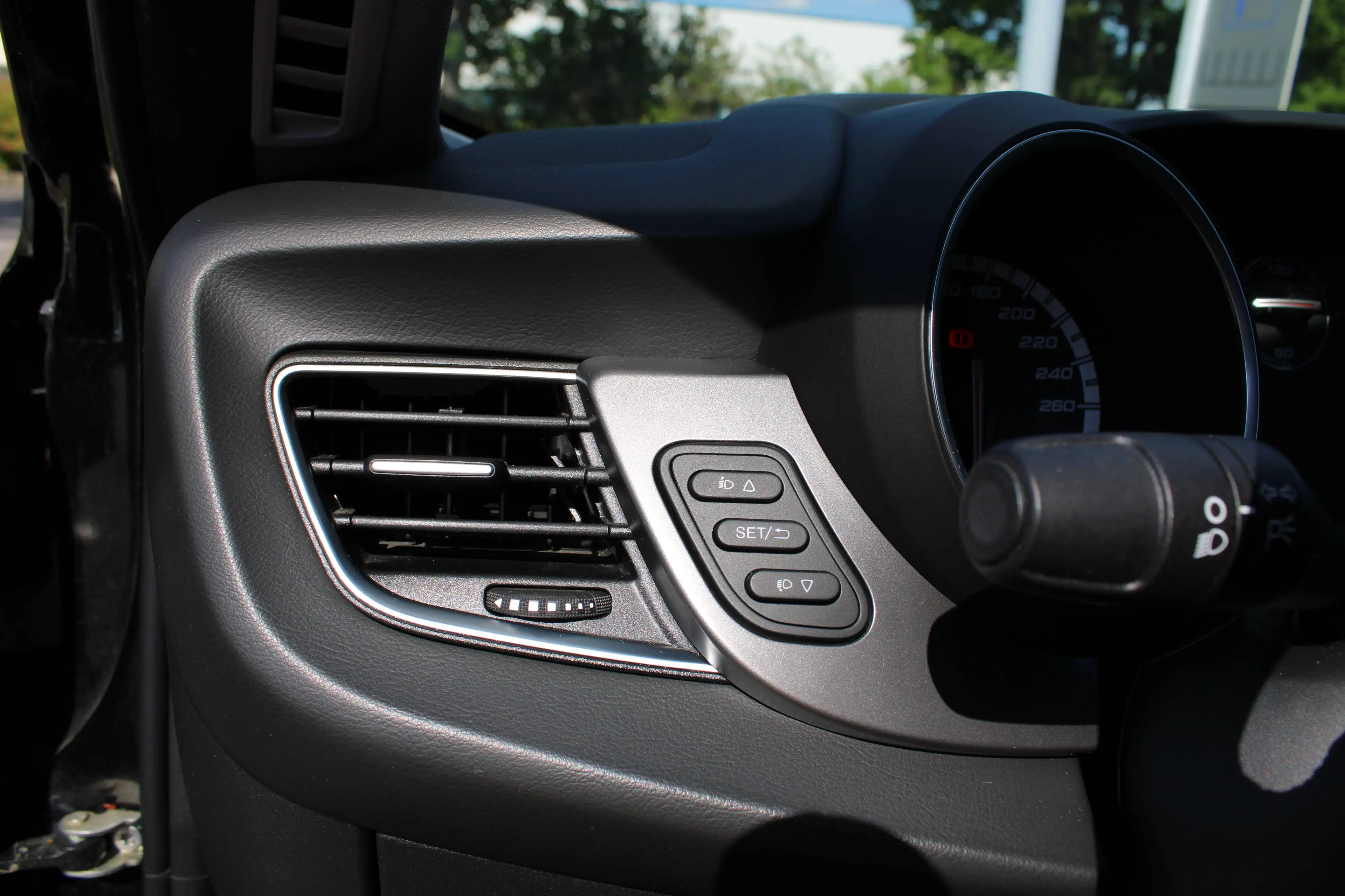 Alfa Romeo Giulietta Klima, LM-Räder, Bluetooth, USB, Parksensoren, ZV mit Funk — photo 12