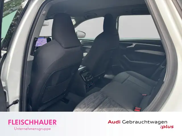 Audi A6 view 14