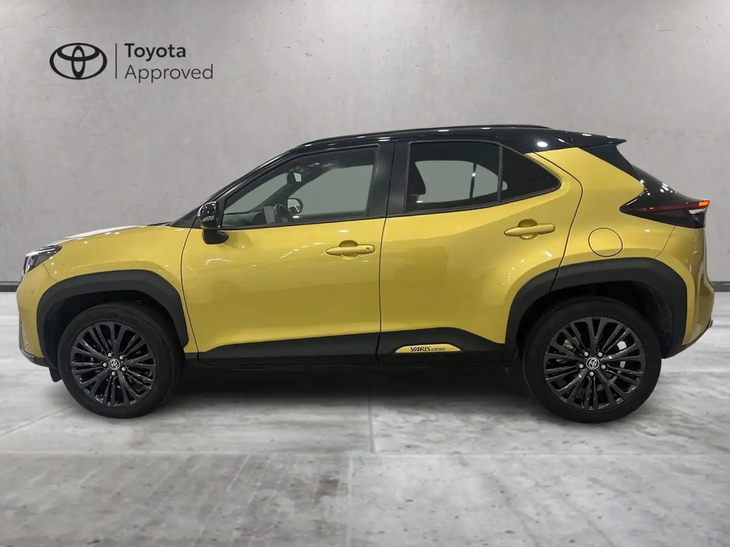 Toyota Yaris Cross Yaris Cross 1.5h Adventure fwd 116cv e-cvt Oro - 2