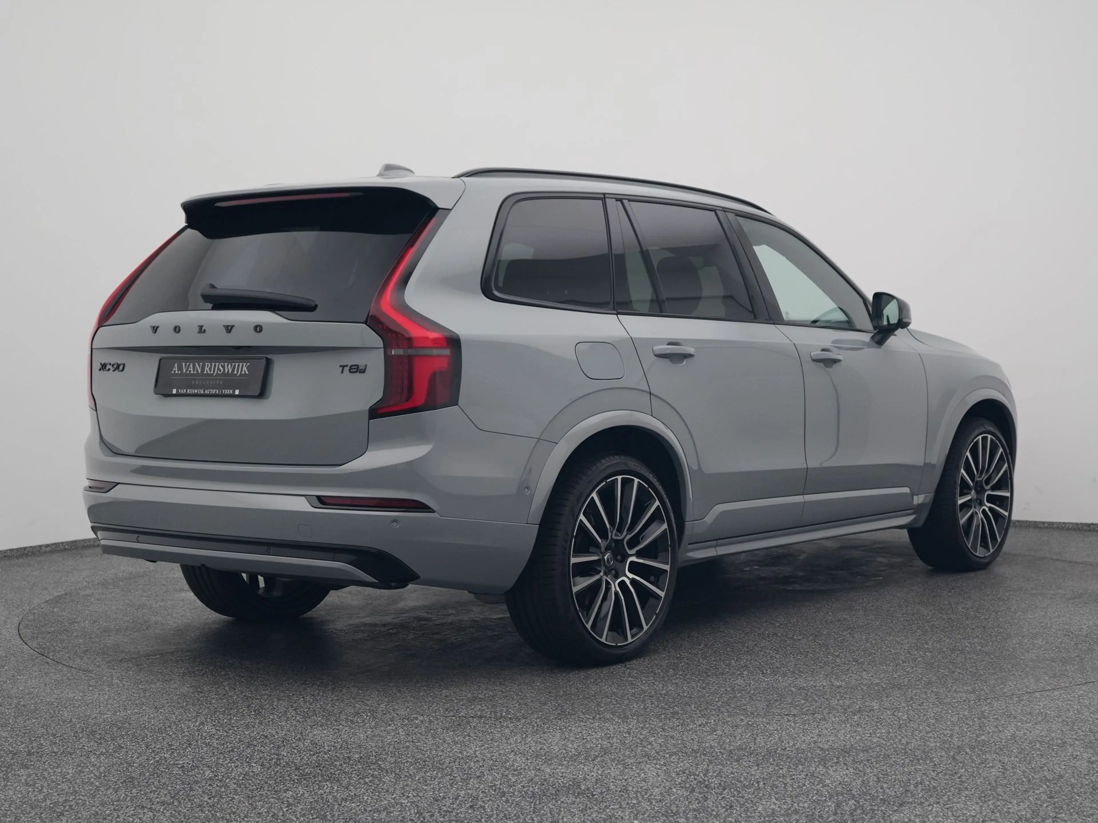 Volvo XC90 2.0 T8 Plug-in hybrid AWD Ultra Black Edition 7-Pe — photo 6