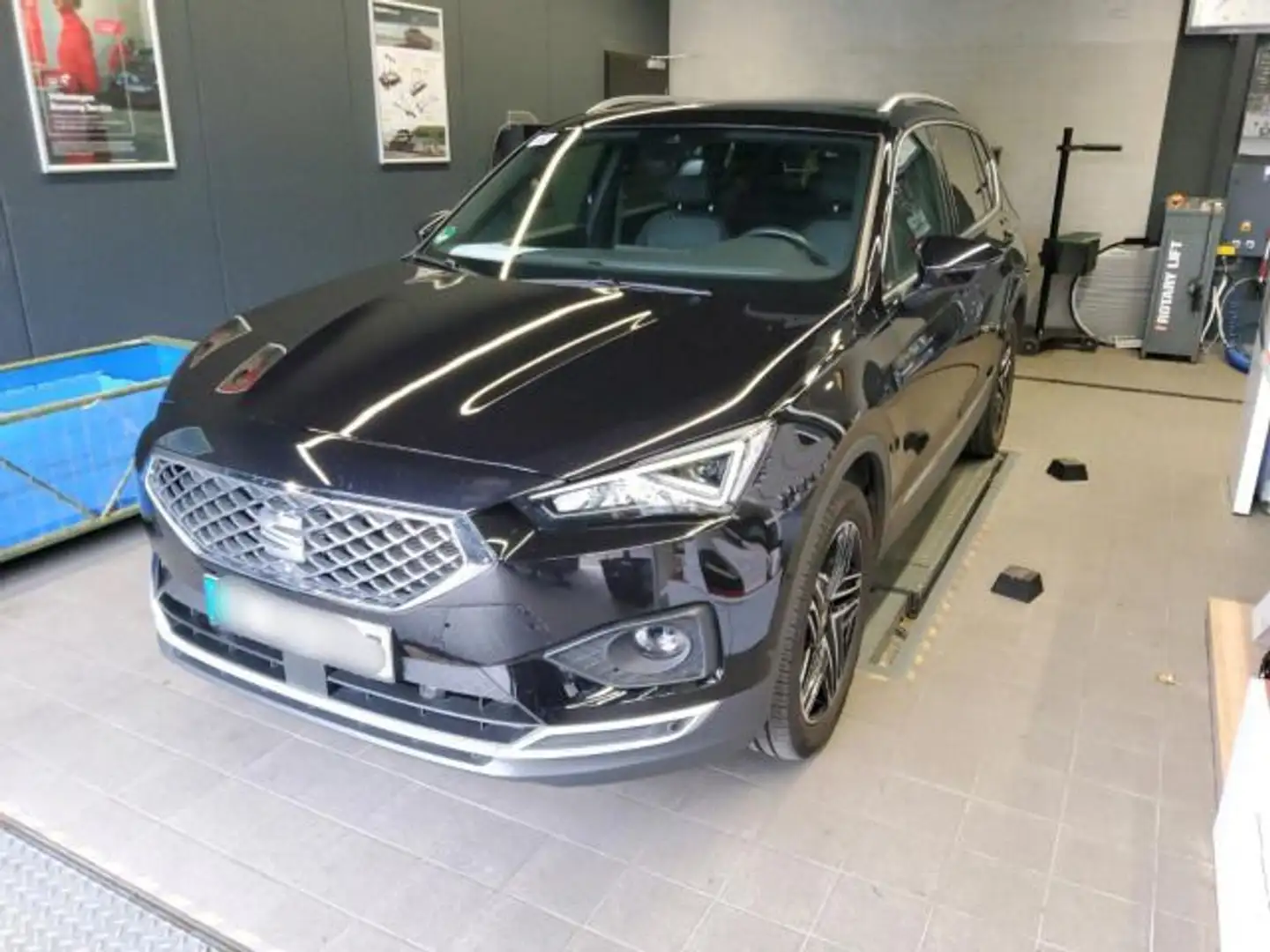 SEAT Tarraco 2.0 TSI DSG 4D XCELLENCE 7-SITZE PANO AH Schwarz - 2
