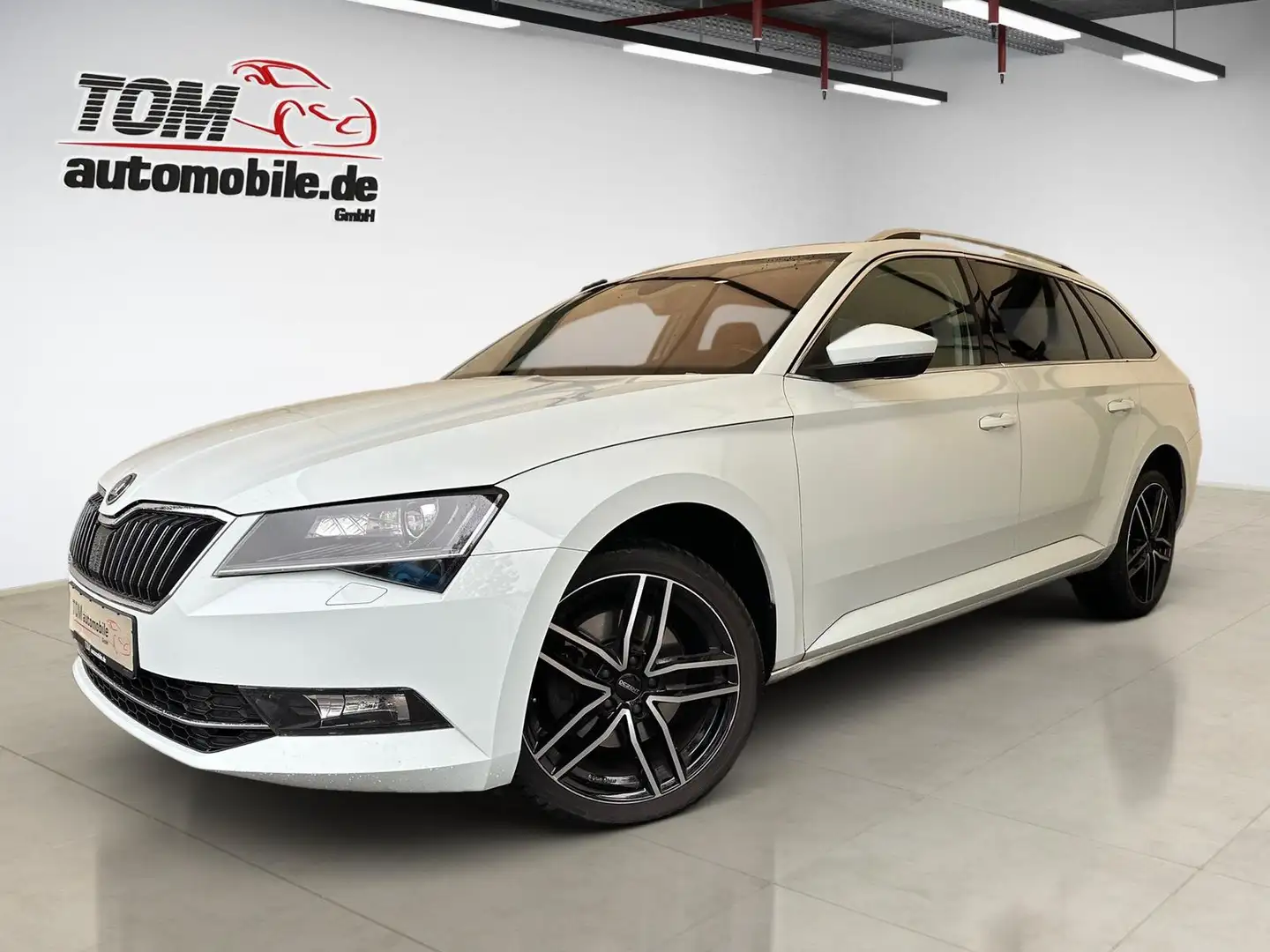 Skoda Superb 2.0 TDI Style 4x4 XEN*AHK*MEMORY*SMARTLINK Weiß - 1