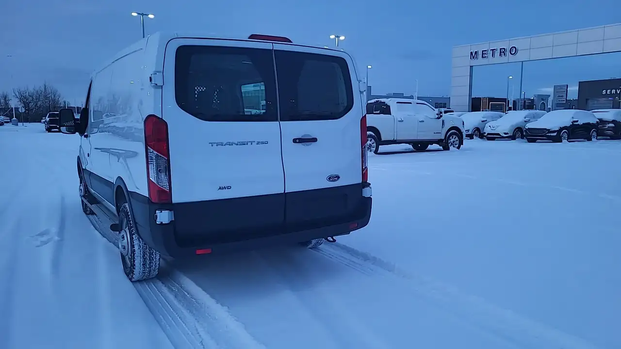 Ford Transit Cargo Van снимка Ford Transit Cargo Van