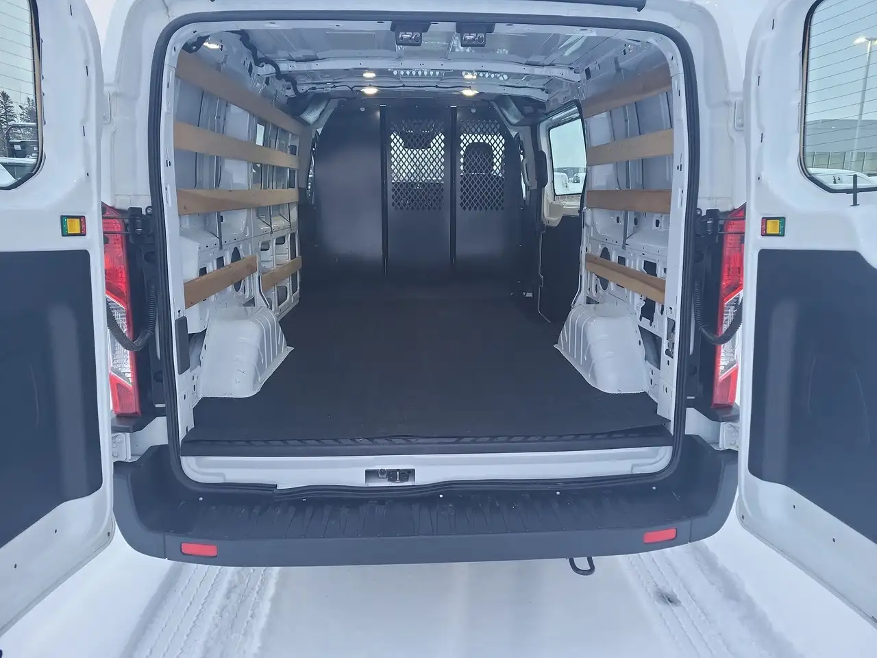 Ford Transit Cargo Van снимка Ford Transit Cargo Van