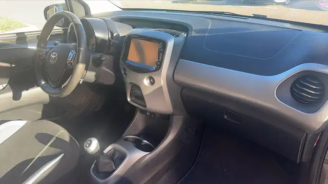 Toyota Aygo view 10