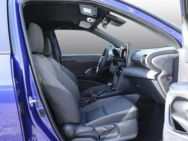 Toyota Yaris Cross view 6